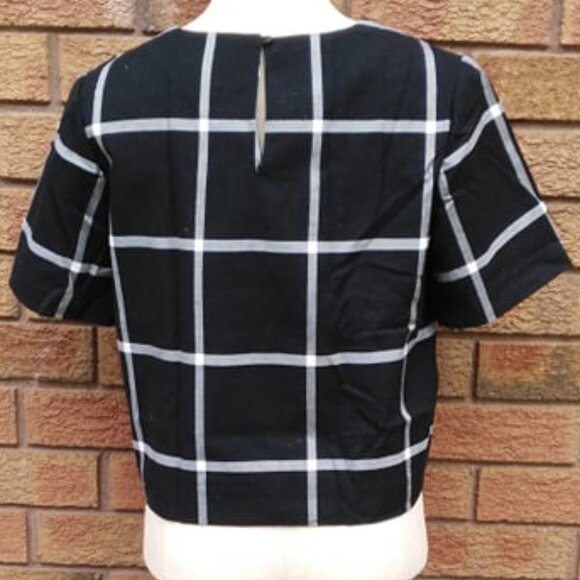 Banana Republic mid crop top - Picture 2 of 5